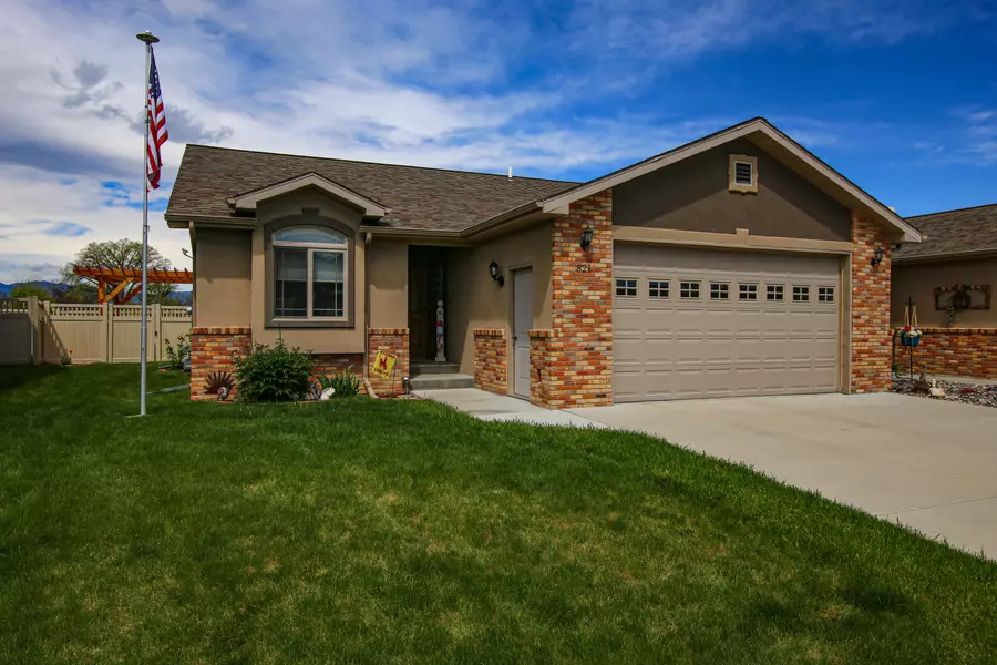 821 Pinyon PL, Sheridan, WY 82801