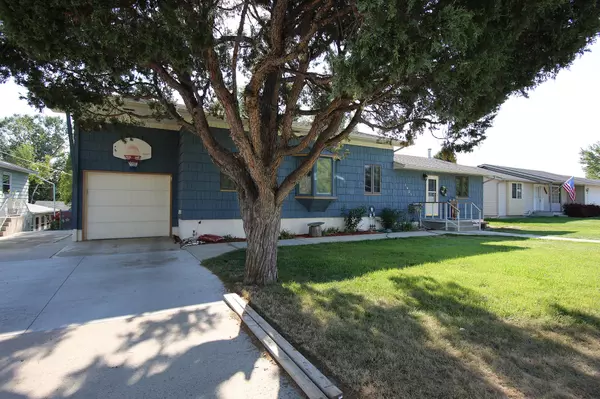 1425 Warren AVE, Sheridan, WY 82801