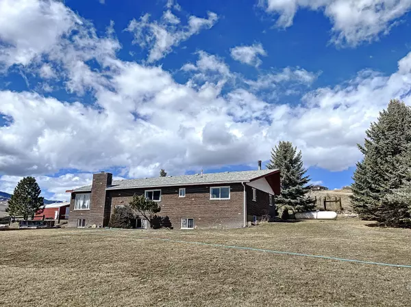 88 Sioux RD, Banner, WY 82832