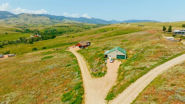 8 Crow LN, Banner, WY 82832