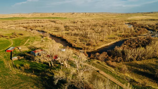 1321 Sussex RD, Kaycee, WY 82639