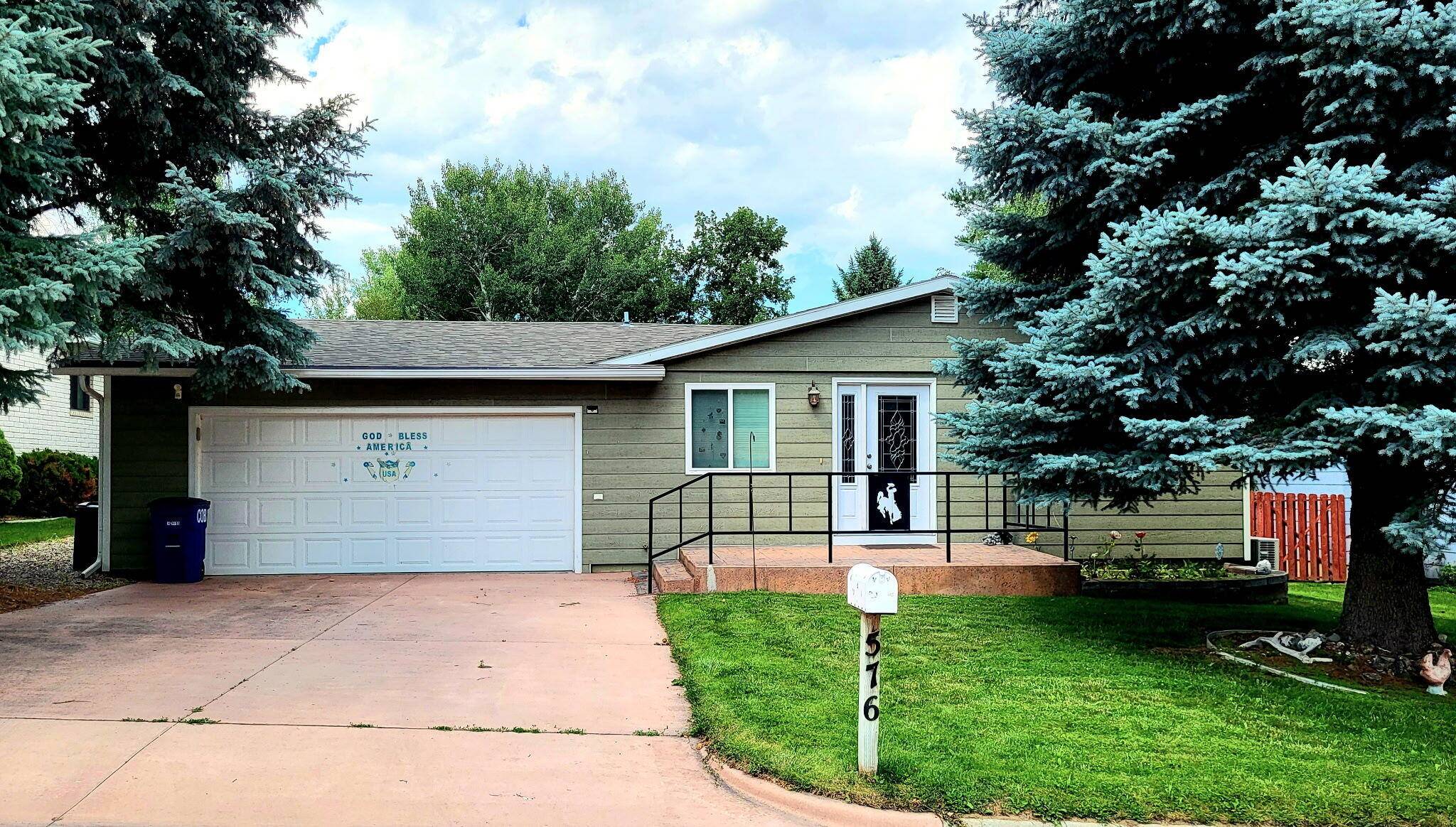576 Sesame ST, Buffalo, WY 82834