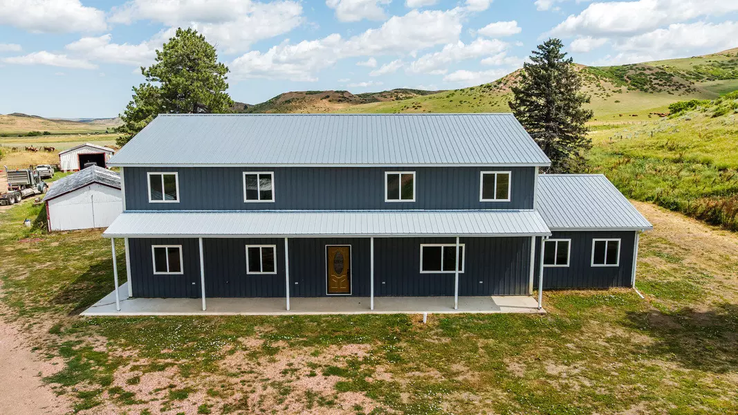 695 Dow Prong RD, Wyarno, WY 82845