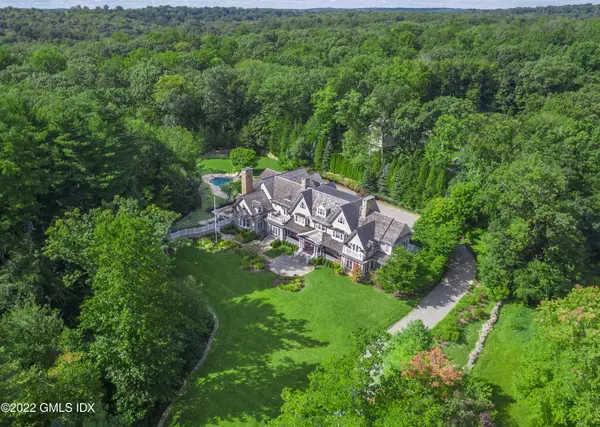 44 Mooreland RD, Greenwich, CT 06831