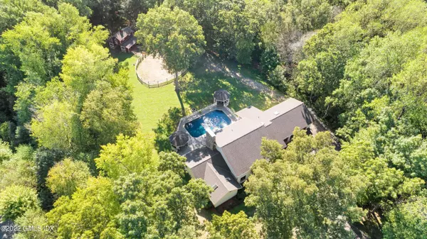 30 Carrington DR, Greenwich, CT 06831