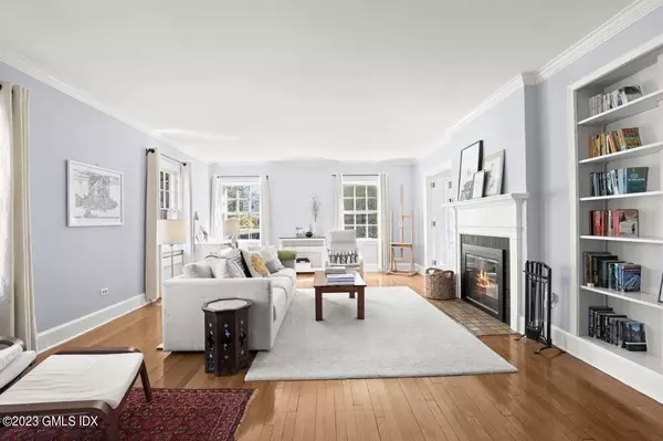 Riverside, CT 06878,22 Linwood AVE