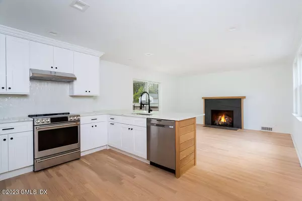 Darien, CT 06820,69 Maple ST