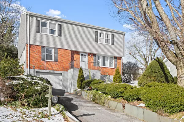 32 Perna LN, Riverside, CT 06878