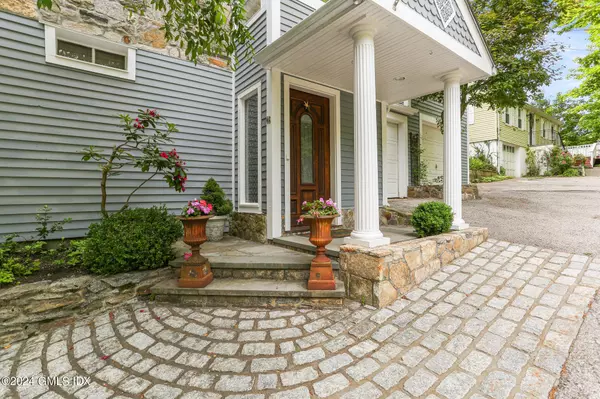 Old Greenwich, CT 06870,46 Laddins Rock RD