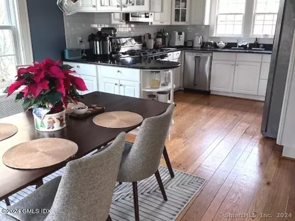 Old Greenwich, CT 06870,21 Richmond DR