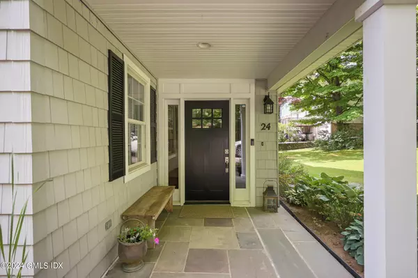 Greenwich, CT 06831,24 Hickory DR