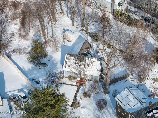 Old Greenwich, CT 06870,17 End AVE