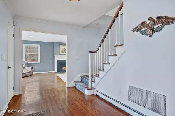 Greenwich, CT 06831,35 Turner DR