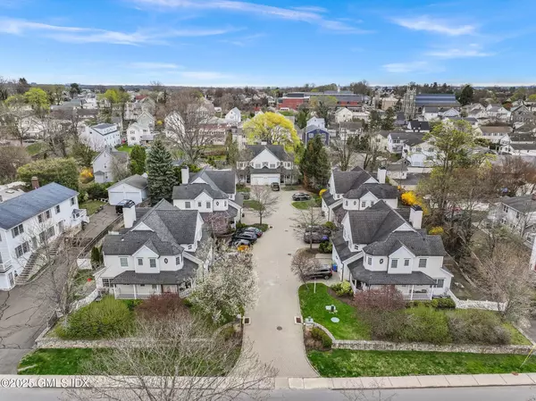 147 Holly Hill LN, Greenwich, CT 06830