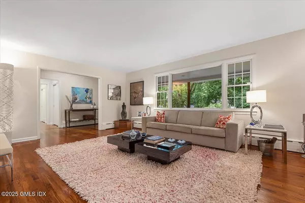 Riverside, CT 06878,76 Riverside AVE