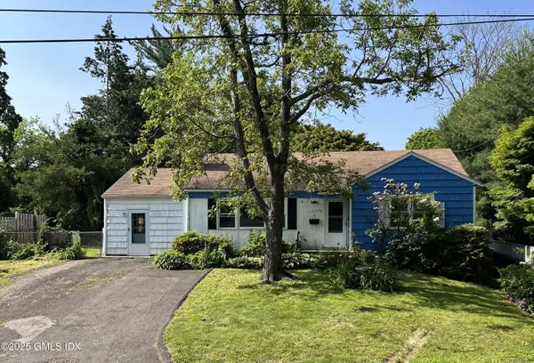 9 Carleton ST, Greenwich, CT 06830