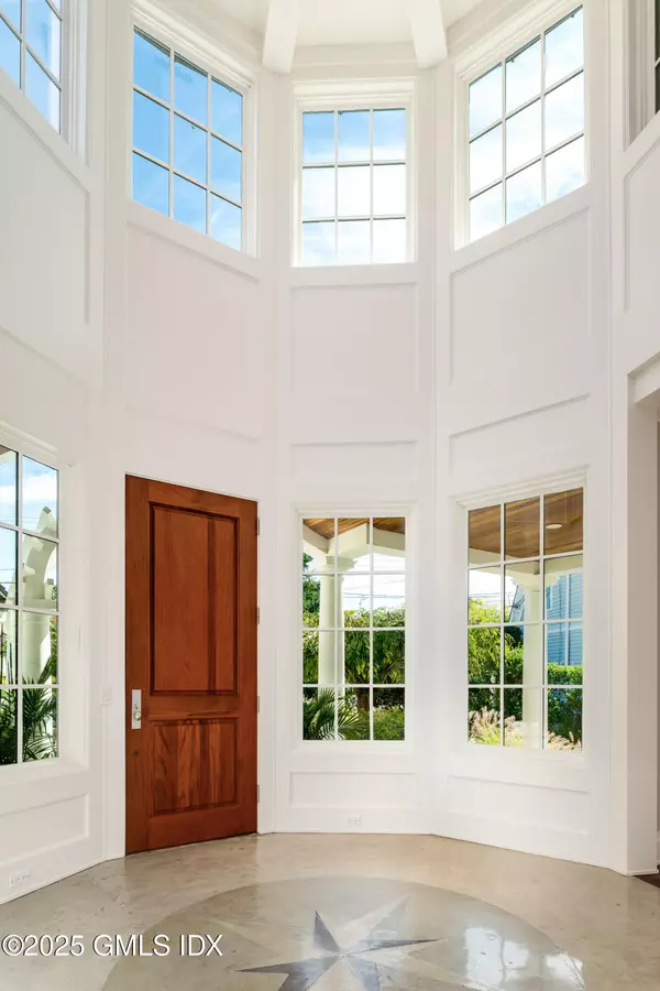 Old Greenwich, CT 06870,183 Shore RD