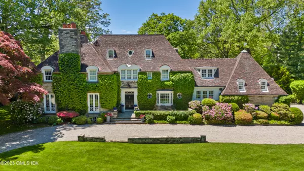105 Woodside DR, Greenwich, CT 06830