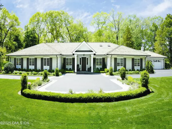 52 Round Hill RD, Greenwich, CT 06831