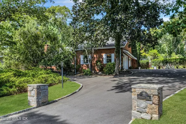 25 Cogswell LN, Stamford, CT 06902