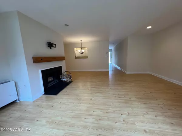 Cos Cob, CT 06807,9 River RD #408