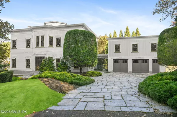 16 Martin Dale, Greenwich, CT 06830