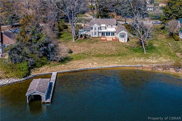 391 Steamboat RD, Irvington, VA 22480