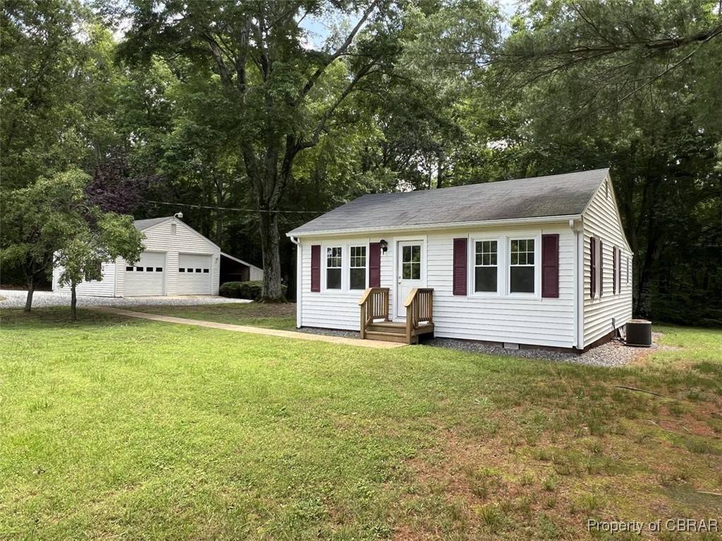 398 Philpot RD, Locust Hill, VA 23092