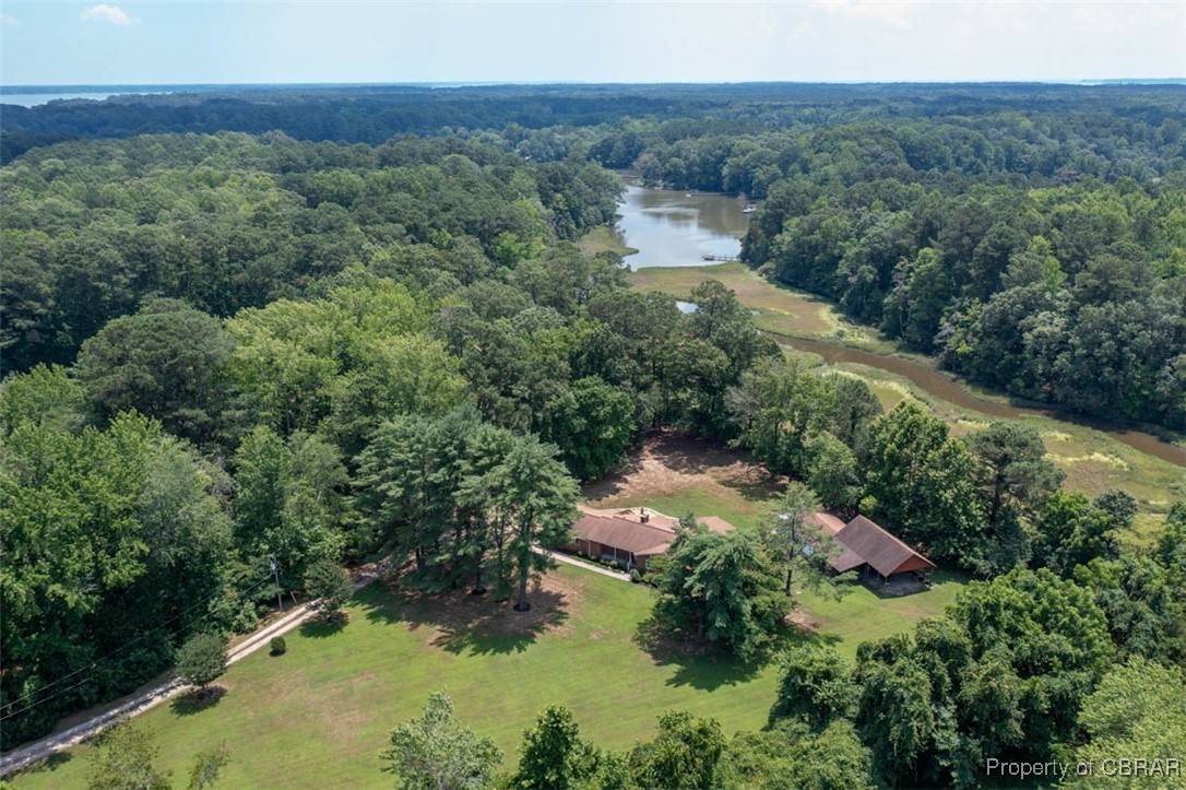 7470 Creeks End RD, Gloucester, VA 23061