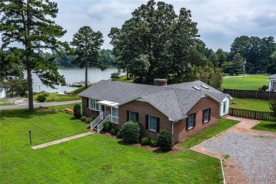 72 Nimcock RD, Urbanna, VA 23175