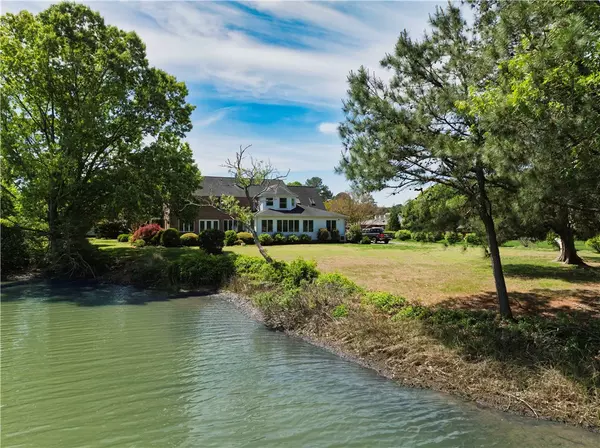 410 Oakley Pointe LN, Mathews, VA 23109