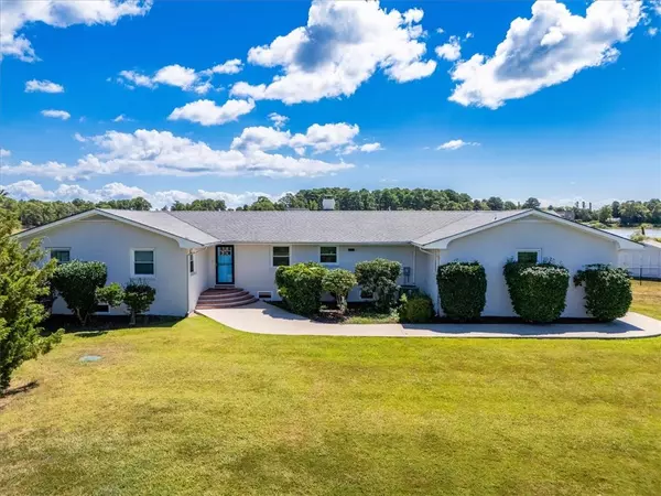 686 Smith Point RD, Reedville, VA 22539