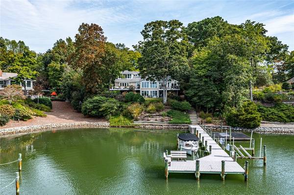 288 Waterview Point LN, Weems, VA 22576