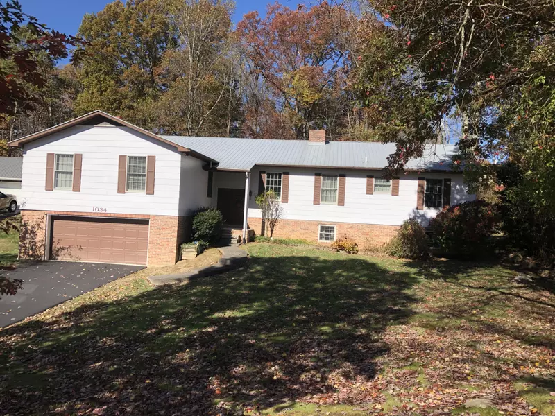 1034 Circle DR, Wise, VA 24293