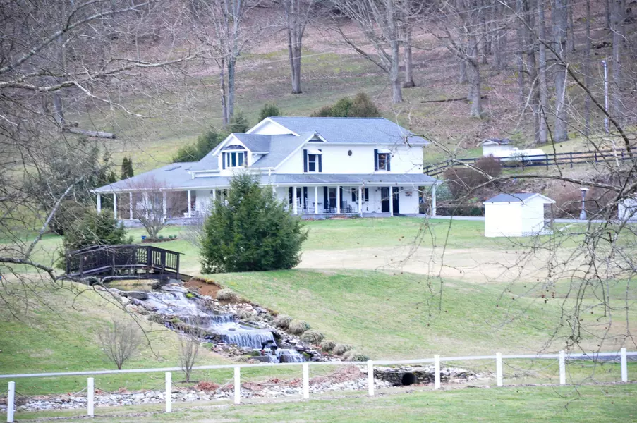 290 Heaton Creek RD, Roan Mountain, TN 37687