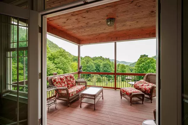 Roan Mountain, TN 37687,136 Windcrest TRL