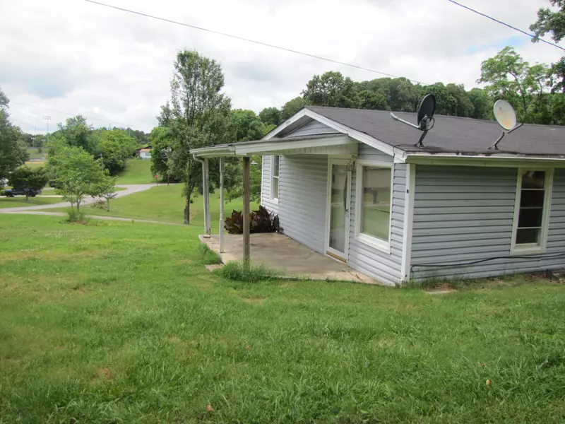 1042 Rogan ST, Church Hill, TN 37642