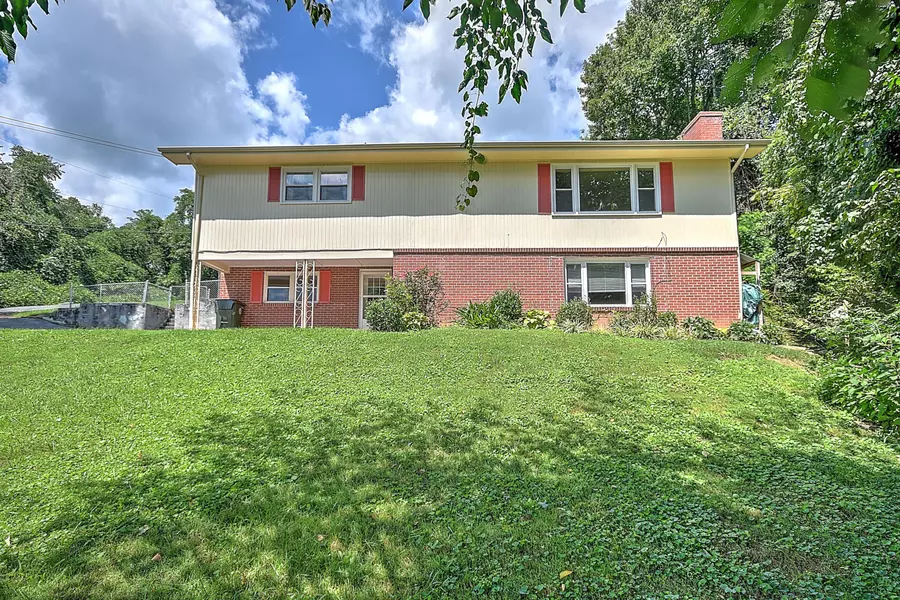 525 Ventura CIR, Bristol, VA 24201