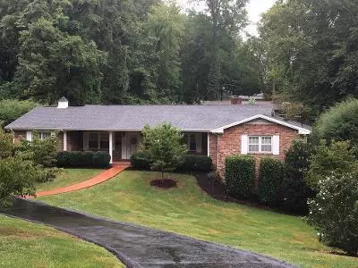 103 Dogwood LN, Johnson City, TN 37604