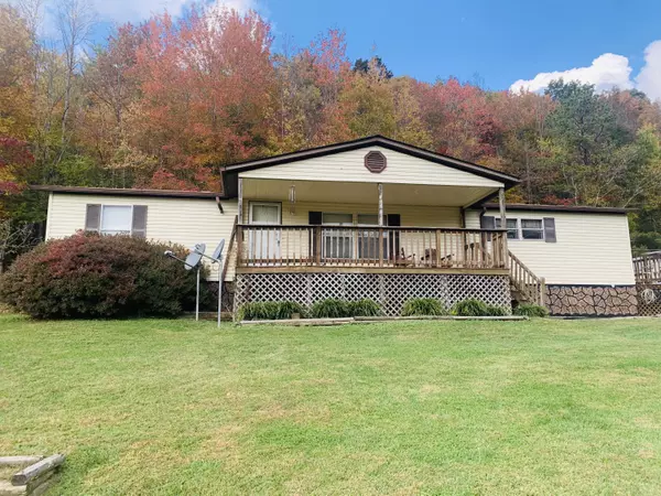 272 Hinkle RD, Hampton, TN 37658