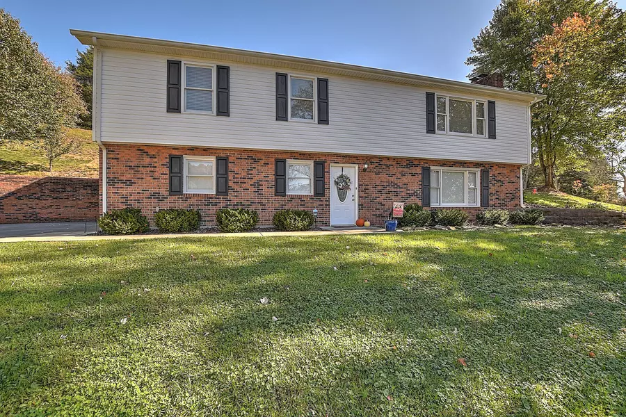 310 Sequoyah DR, Blountville, TN 37617