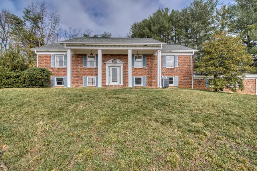 15083 Lowry Hills RD, Bristol, VA 24202