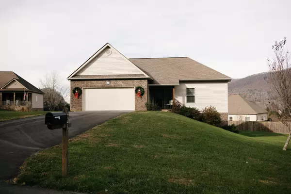 Elizabethton, TN 37643,426 Brook Side DR