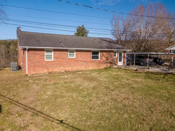 Johnson City, TN 37604,122 Bill Bennett Road