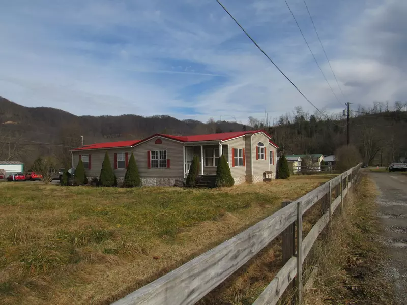 10210 River Bend RD, Coeburn, VA 24230