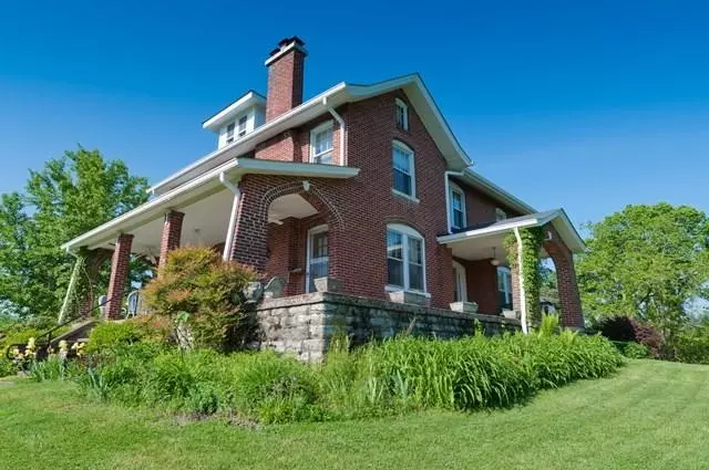 335 Old Fincastle RD, Lebanon, VA 24266