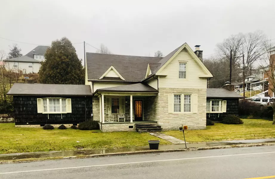621 Front ST, Coeburn, VA 24230