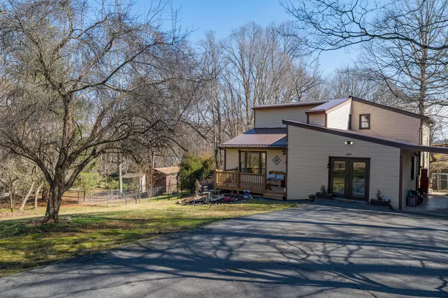 210 Picadilly LN, Gray, TN 37615