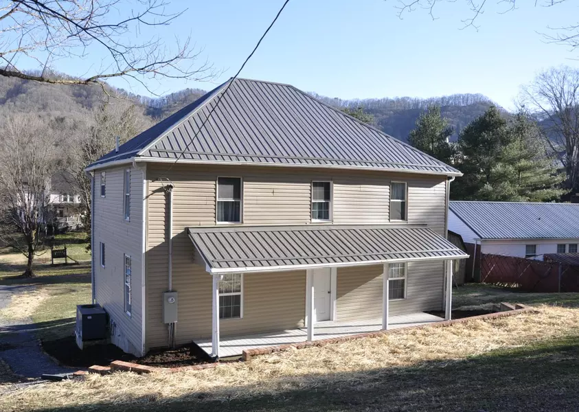 132 Mcconnell ST, Gate City, VA 24251