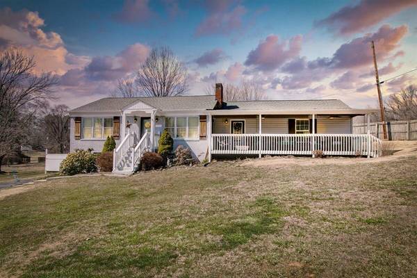 1748 Wendover RD, Bristol, VA 24201